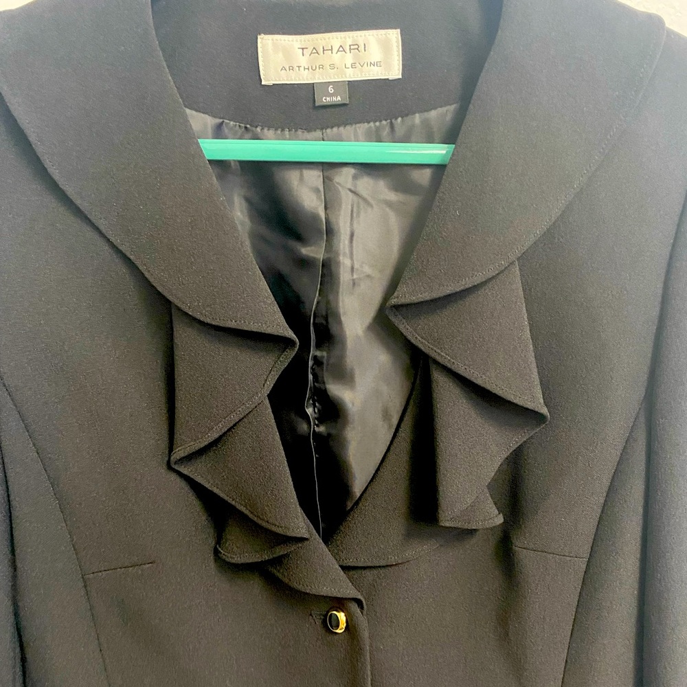 Never worn Tahari, black blazer